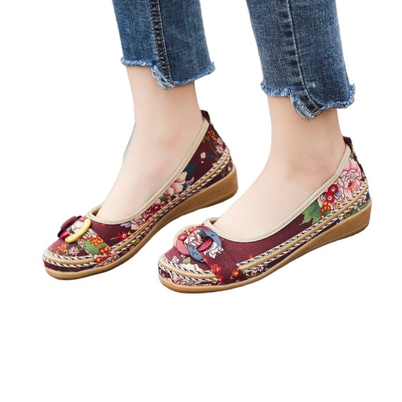 Source Unknown Shoes - Straw Ballet Flats Women Casual Slip on Loafers SZ 9.5-10 Maroon/Floral